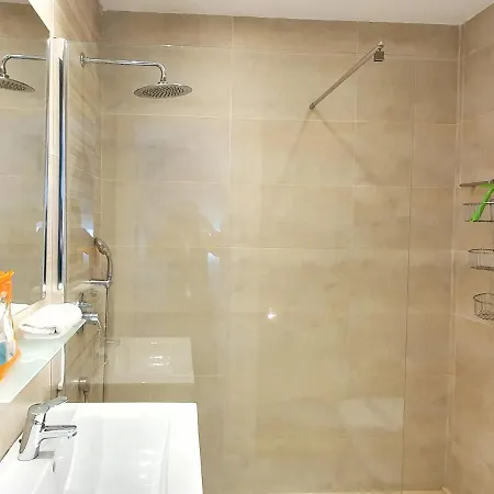 Skol 444. Fantastic Renovated 1 Bed In Skol Apartmán *