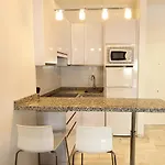 Skol 444. Fantastic Renovated 1 Bed In Skol Apartment *