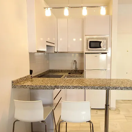 Skol 444. Fantastic Renovated 1 Bed In Skol Lejlighed *