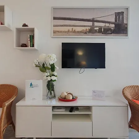 Skol 444. Fantastic Renovated 1 Bed In Skol Lejlighed